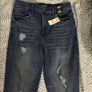 Express skinny jeans. Size 6. New with tags.